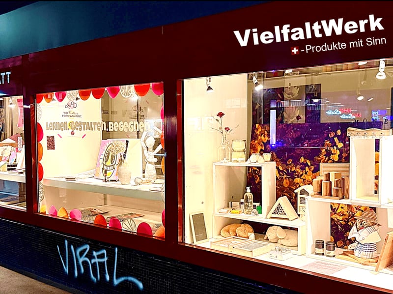 Ladenlokal des Pop-up-Stores in Zürich Wiedikon von aussen
